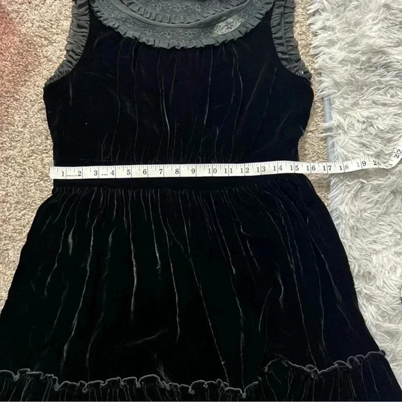 KATE SPADE BLACK VELVET DRESS MIDI RUFFLE SLEEVELESS HOLIDAY NWT SIZE 8 MEDIUM - Picture 9 of 11